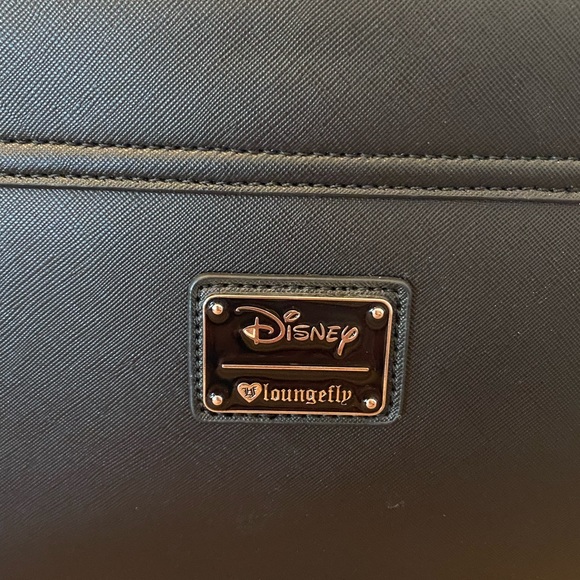 Loungefly Disney Minnie Mouse Ears & Red Bow Crossbody Bag Black & Red. - Picture 5 of 12